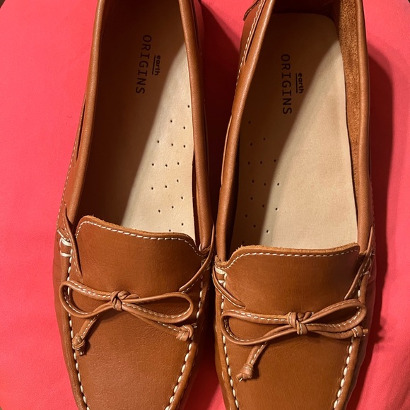 Earth Origins, color is Tan. Very comfortable to wear. - Picture 3 of 5